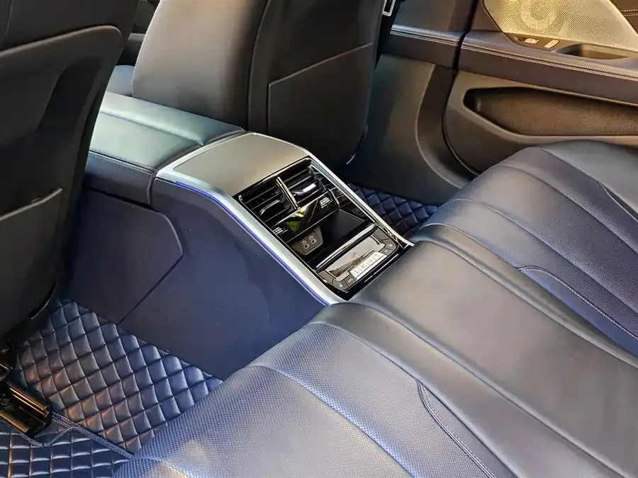 BMW 8 Series BMW 8 Series 2022 840i xDrive Four-Door Coupe M Sport Package 2023 — миниатюра 5