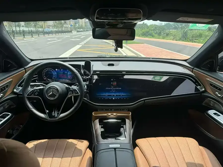 Mercedes-Benz E-Class 2026 Mercedes-Benz E-Class Facelift E 300 L Luxury 2025 — миниатюра 5