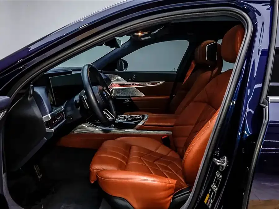 BMW i7 2023 xDrive60L M Sport Package 2023 — миниатюра 3