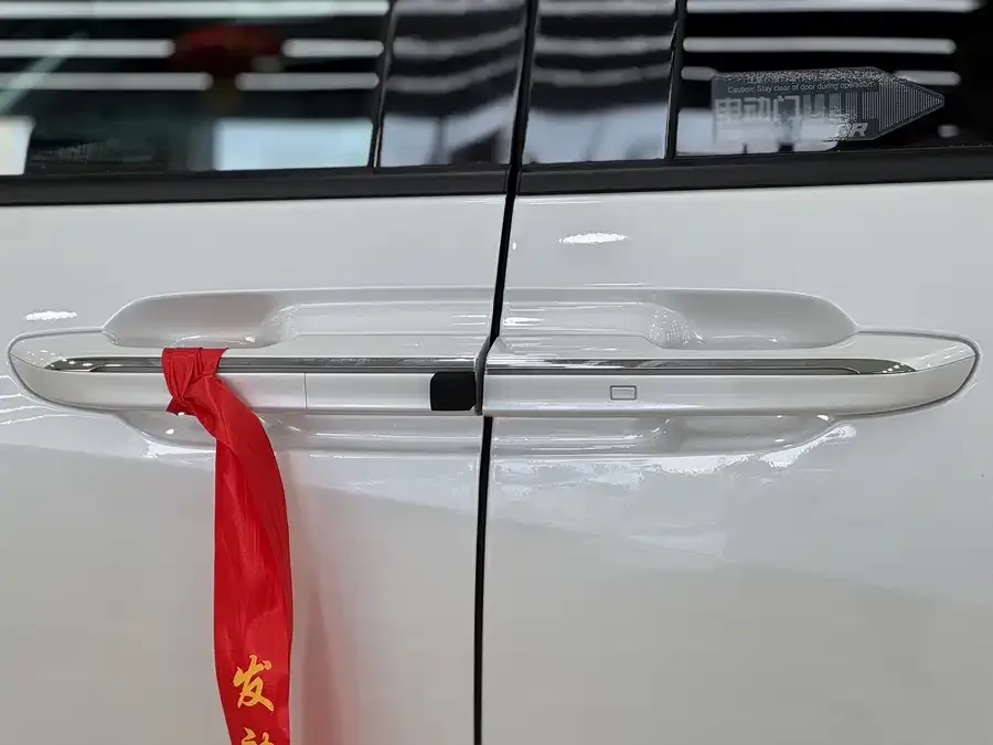 Buick Century Century 2025 2.0T 7-seat Yunshi Edition 2025 — миниатюра 3