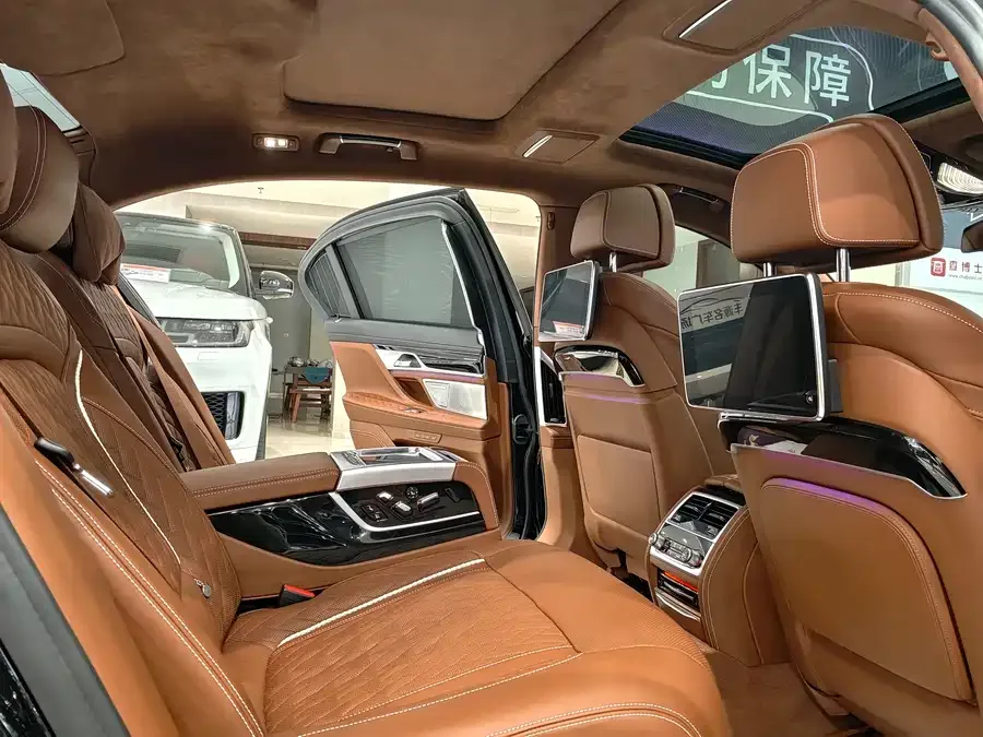 BMW 7 Series BMW 7 Series 2022 740Li xDrive Executive Luxury Package 2022 — миниатюра 3