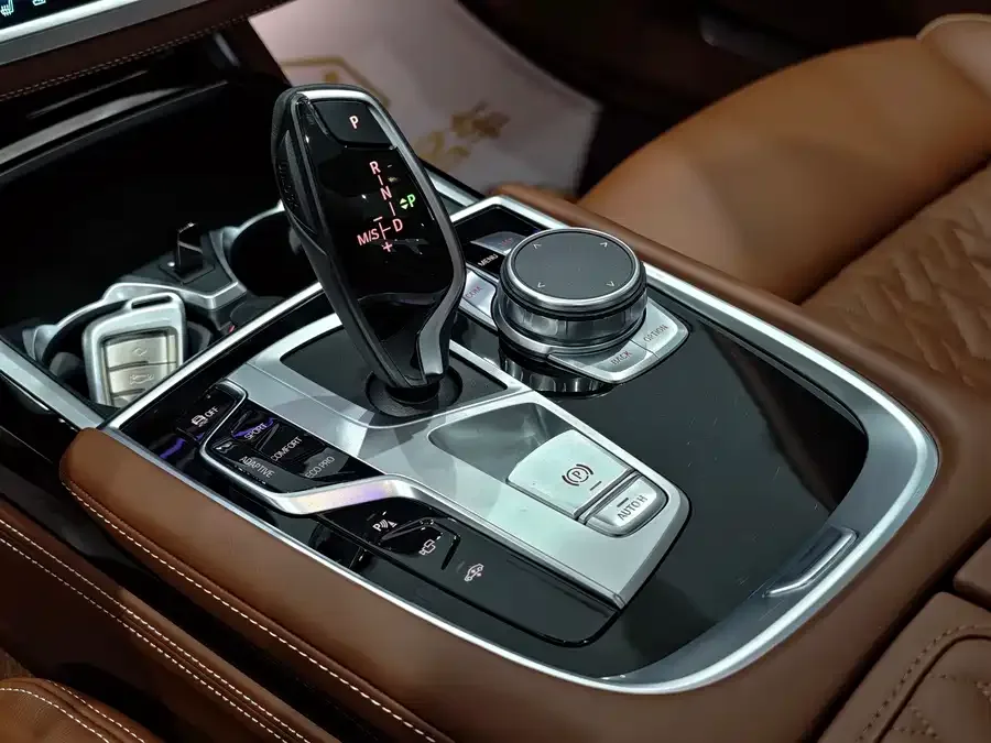 BMW 7 Series BMW 7 Series 2022 740Li xDrive Executive Luxury Package 2022 — миниатюра 5