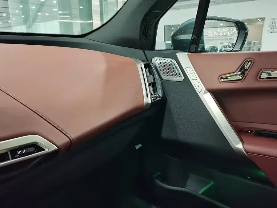 BMW iX M60 2022 M60 2024 — миниатюра 5