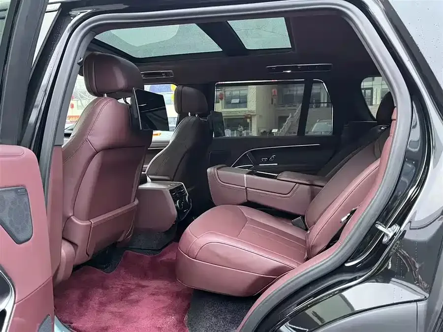 Land Rover Range Rover Range Rover 2025 3.0 L6 400PS Genesis Extended Edition 2025 — миниатюра 2