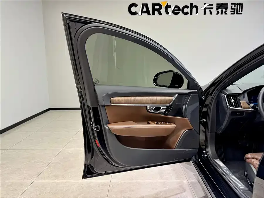 Volvo S90 2024 B5 Zhiyuan Luxury Edition 2024 — миниатюра 5