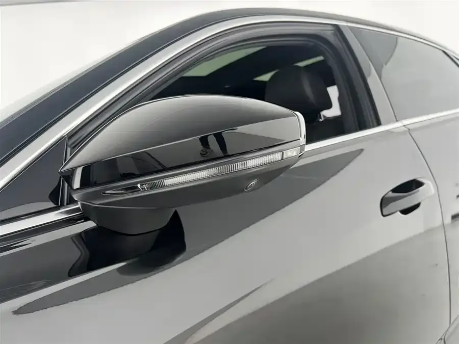 Audi A6L 2022 55 TFSI quattro exclusive dynamic model 2022 — миниатюра 2
