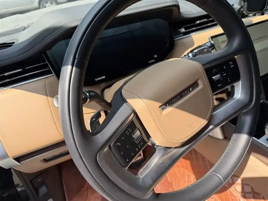 Land Rover Range Rover Range Rover 2025 3.0 L6 400PS Grand Edition 2024 — миниатюра 4