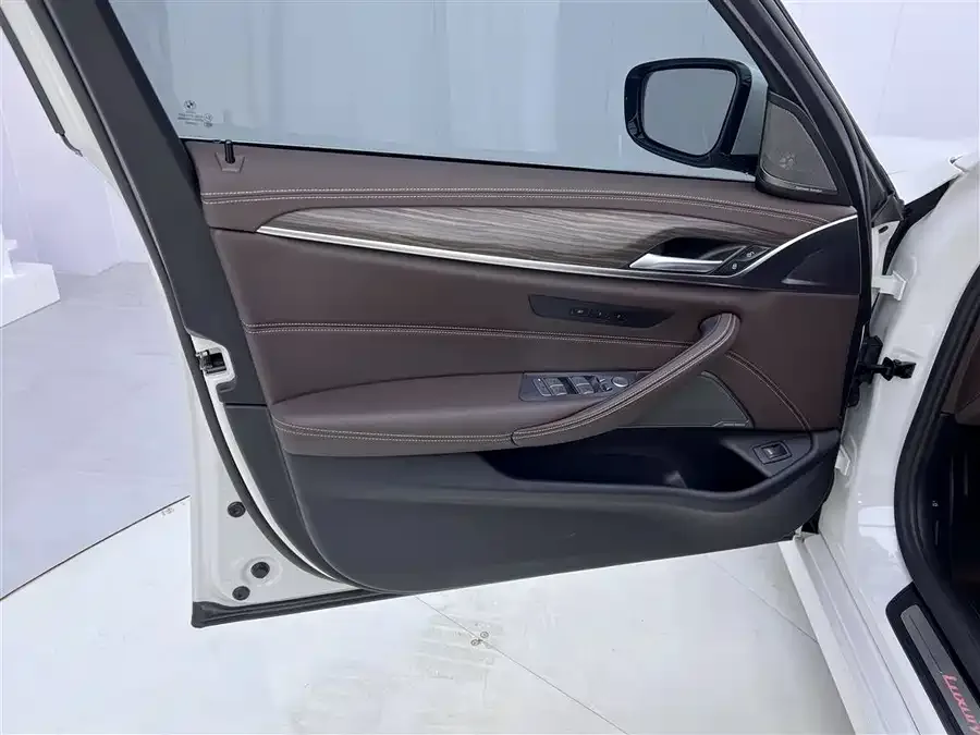 BMW 5 Series BMW 5 Series 2022 530Li Leading Luxury Package 2022 — миниатюра 5