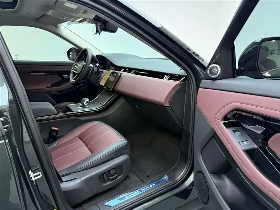 Land Rover Range Rover Aurora 2024 Range Rover Evoque L SE Yuguang Honor Edition 2024 — миниатюра 5