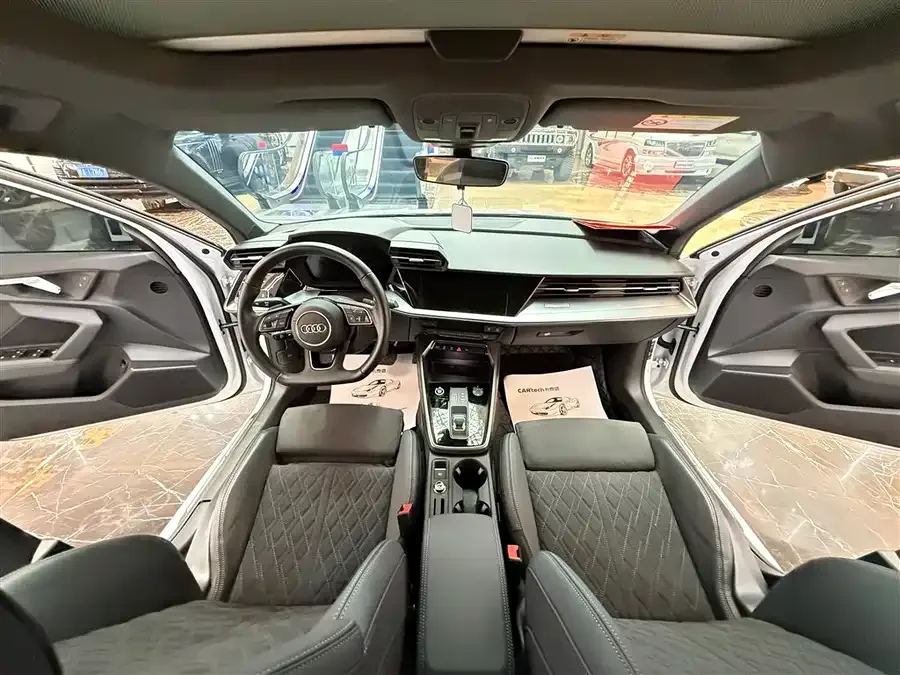 Audi A3 2024 A3L Limousine 35 TFSI luxury sports model 2024 — миниатюра 3