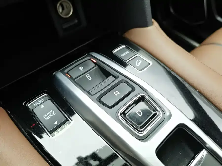 Honda UR-V 2020 370TURBO 2WD Elegant Edition 2022 — миниатюра 4