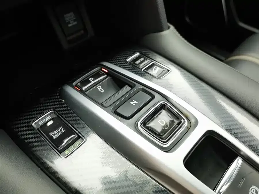 Honda UR-V 2020 370TURBO 4WD Premium Edition 2023 — миниатюра 4