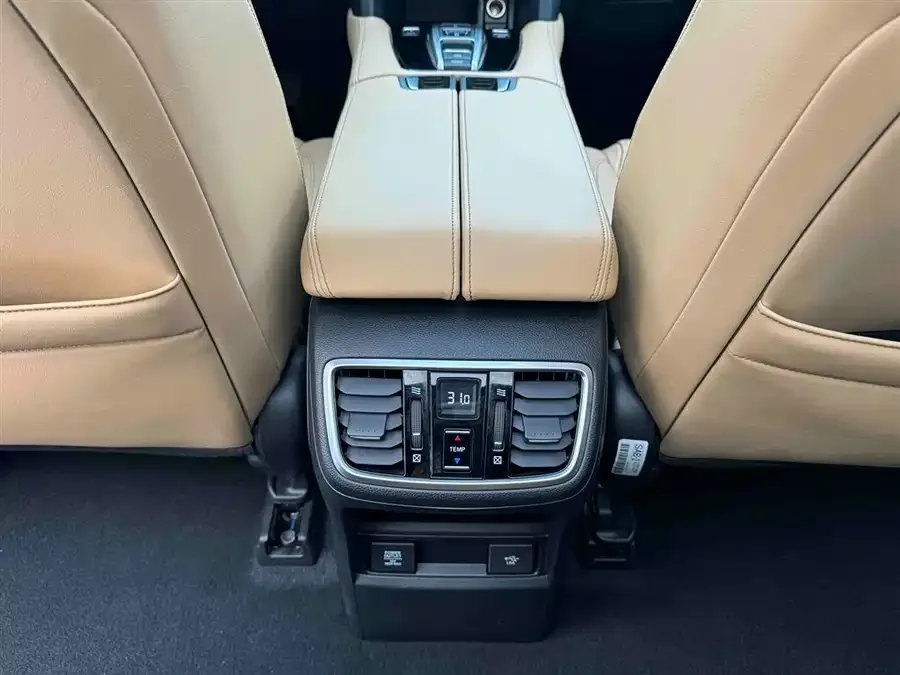 Honda UR-V 2020 370TURBO 2WD Elegant Edition 2023 — миниатюра 3