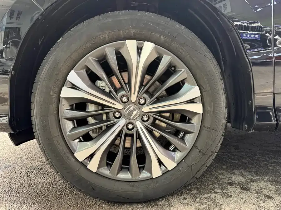 Honda UR-V 2023 370TURBO 2WD Elegant Edition 2023 — миниатюра 2