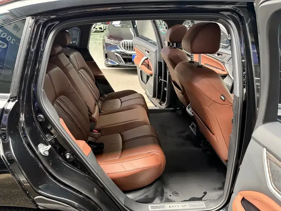 Honda UR-V 2023 370TURBO 2WD Elegant Edition 2023 — миниатюра 5
