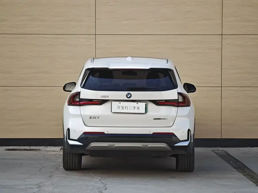 BMW iX1 2025 eDrive25L X Design Package 2024 — миниатюра 2