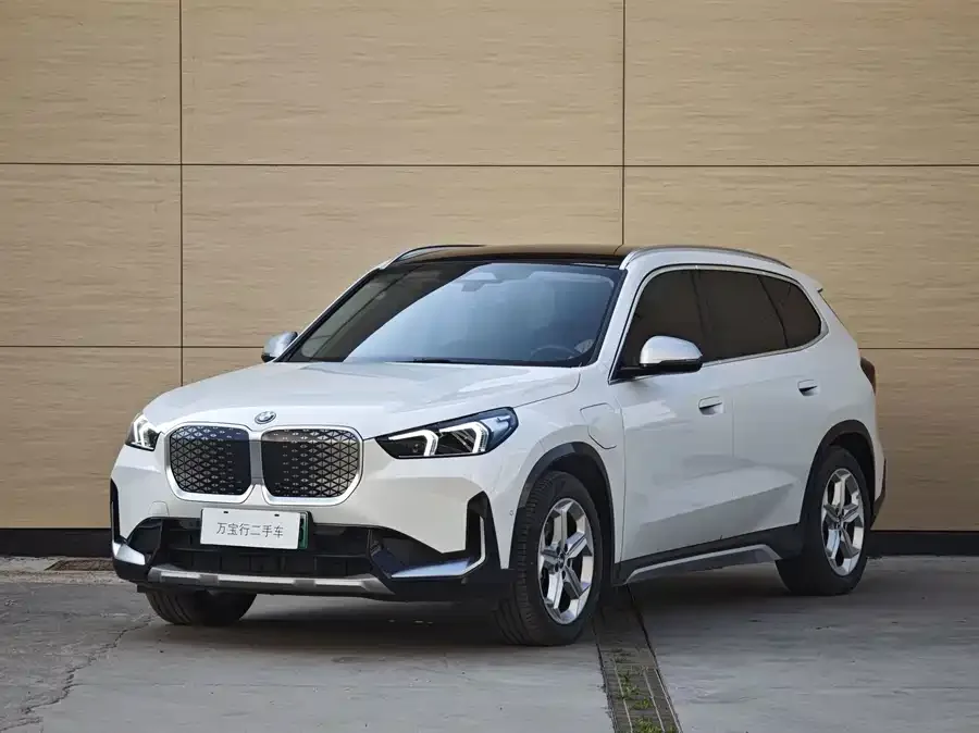 BMW iX1 2024