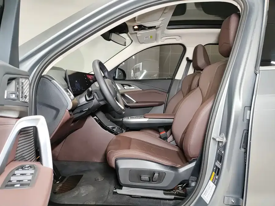 BMW iX1 2023 xDrive30L X Design Package 2024 — миниатюра 3