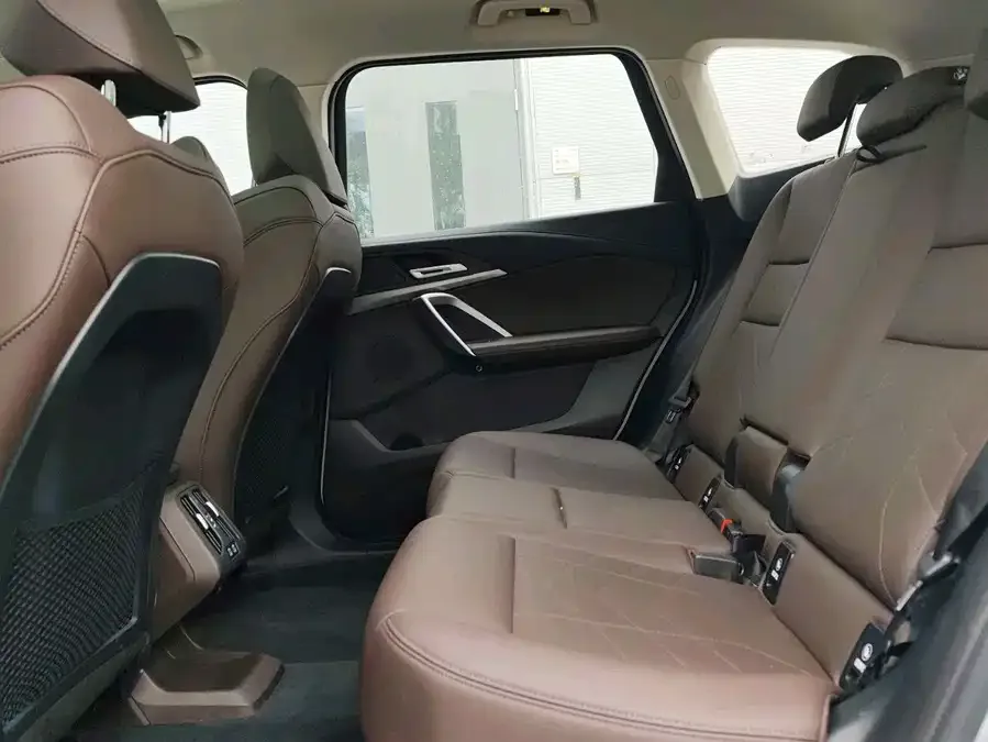 BMW iX1 2023 eDrive25L M Sport Package 2025 — миниатюра 3