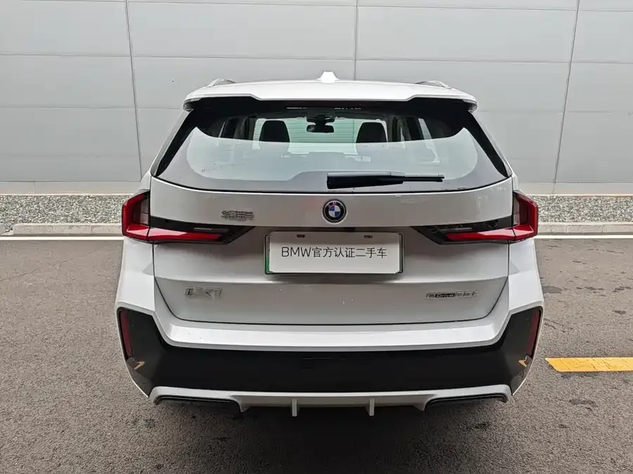 BMW iX1 2025 eDrive25L M Sport Package 2025 — миниатюра 3
