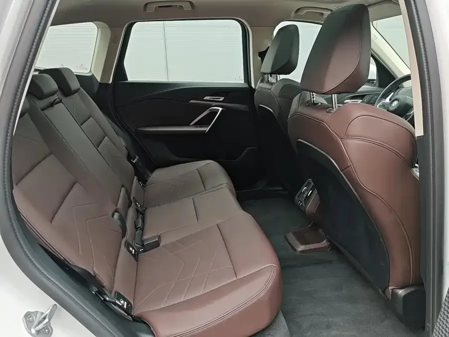 BMW iX1 2025 eDrive25L M Sport Package 2025 — миниатюра 4