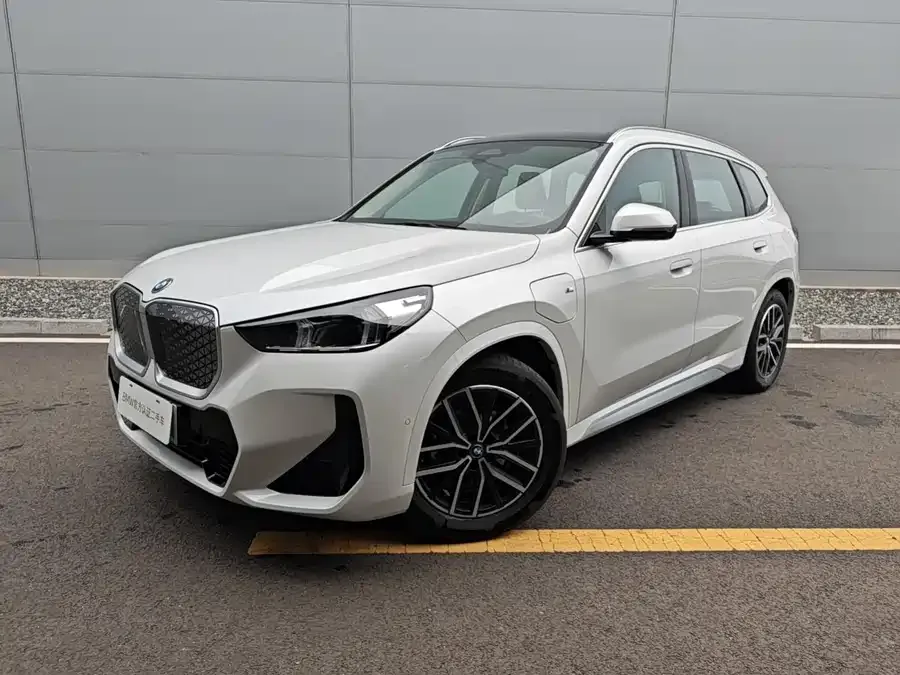 BMW iX1 2025 eDrive25L M Sport Package 2025 — фото 1, купить с доставкой в Москву