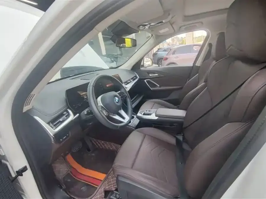 BMW iX1 2023 eDrive25L X Design Package 2025 — миниатюра 5