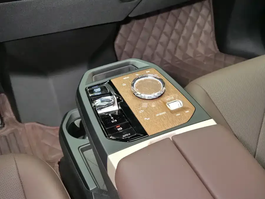 BMW iX 2022 xDrive40 2023 — миниатюра 5