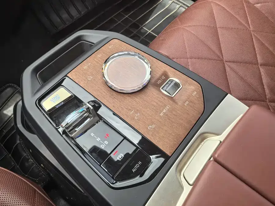 BMW iX 2022 xDrive40 2022 — миниатюра 2
