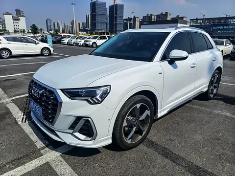 Audi Q3 2023 купить в Москве
