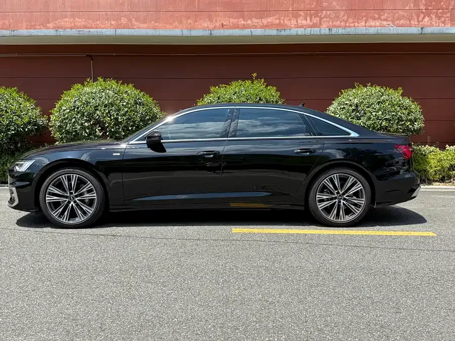 Audi A6L 2023 45 TFSI Premium Dynamic Model 2023 — миниатюра 4