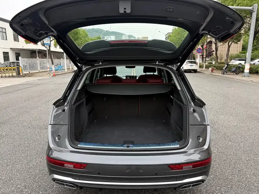 Audi Q5L 2022 facelift 45T luxury and dynamic model 2022 — миниатюра 5