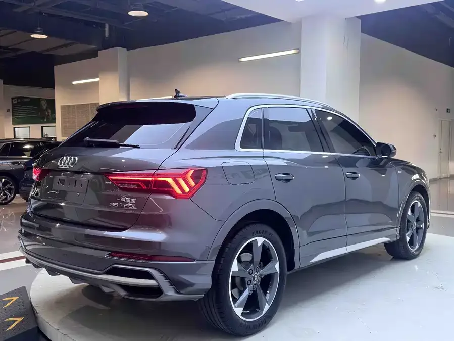 Audi Q3 2023 35 TFSI Fashion Dynamic Edition (1.4T) 2023 — миниатюра 2