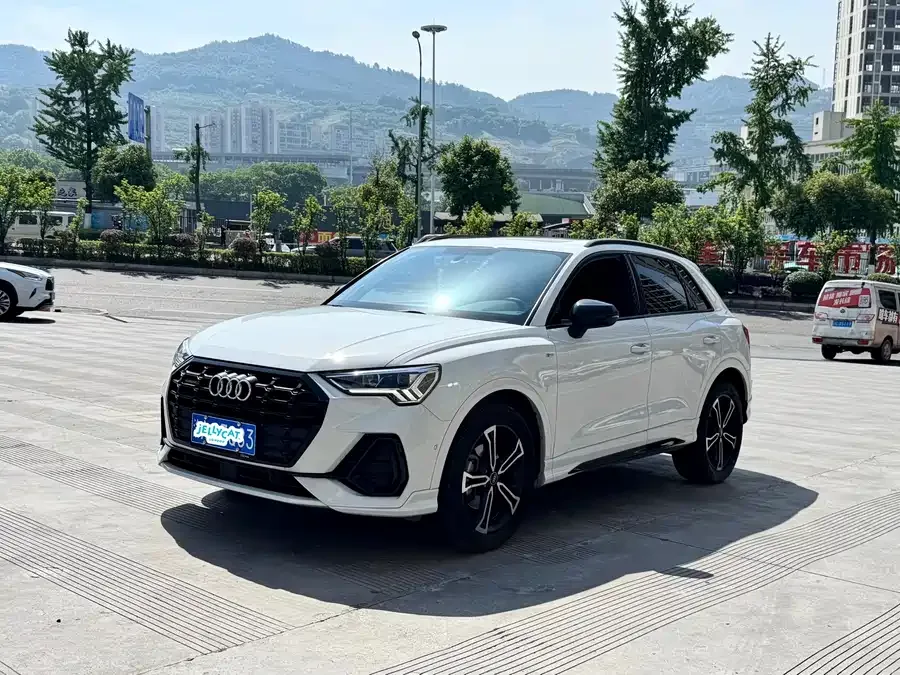 Audi Q3 2021 45 TFSI quattro fashionable and dynamic 2022 — фото 1, купить с доставкой в Москву