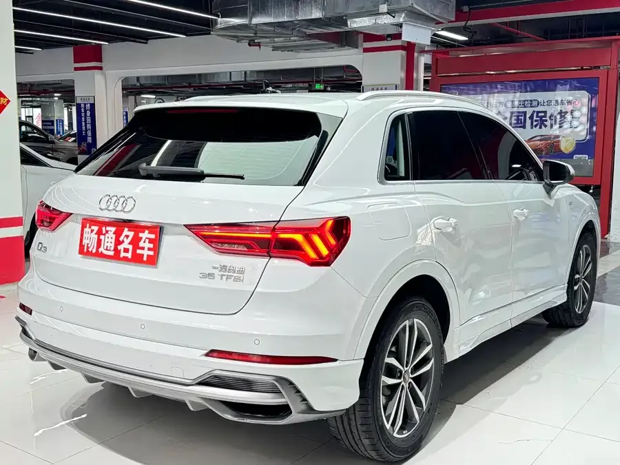 Audi Q3 2022 35 TFSI aggressive and dynamic model 2022 — миниатюра 3