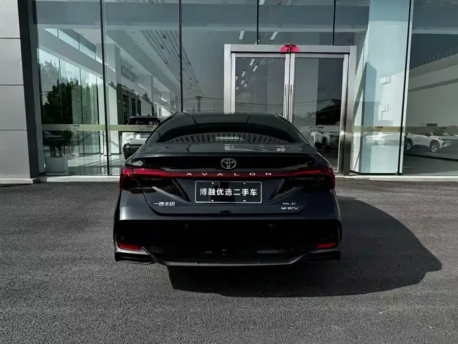 Toyota Avalon 2024 Avalon Hybrid 2.0L Premium Edition 2025 — миниатюра 4