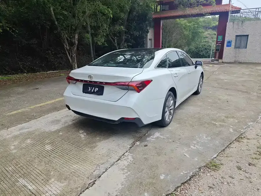 Toyota Avalon Avalon 2024 2.0L Premium Edition 2024 — миниатюра 3