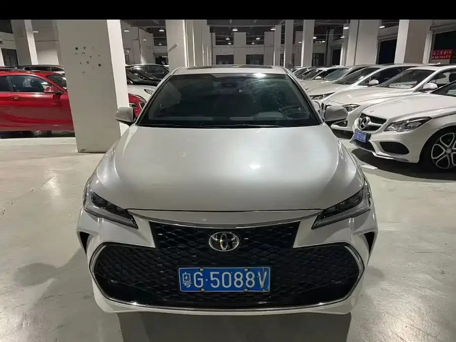 Toyota Avalon Asia Dragon 2022 2.5L Deluxe Edition 2023 — миниатюра 2
