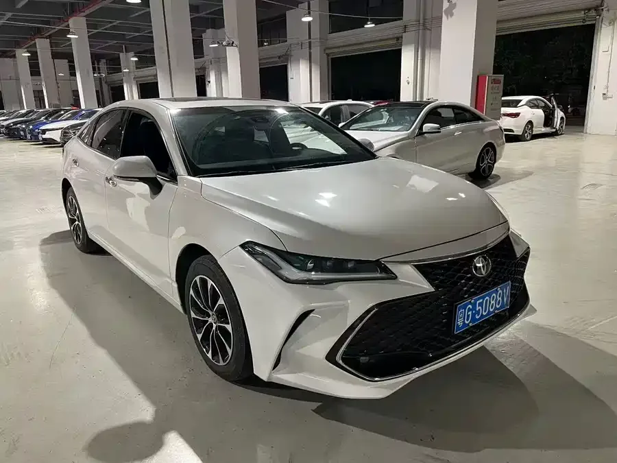 Toyota Avalon Asia Dragon 2022 2.5L Deluxe Edition 2023 — миниатюра 4