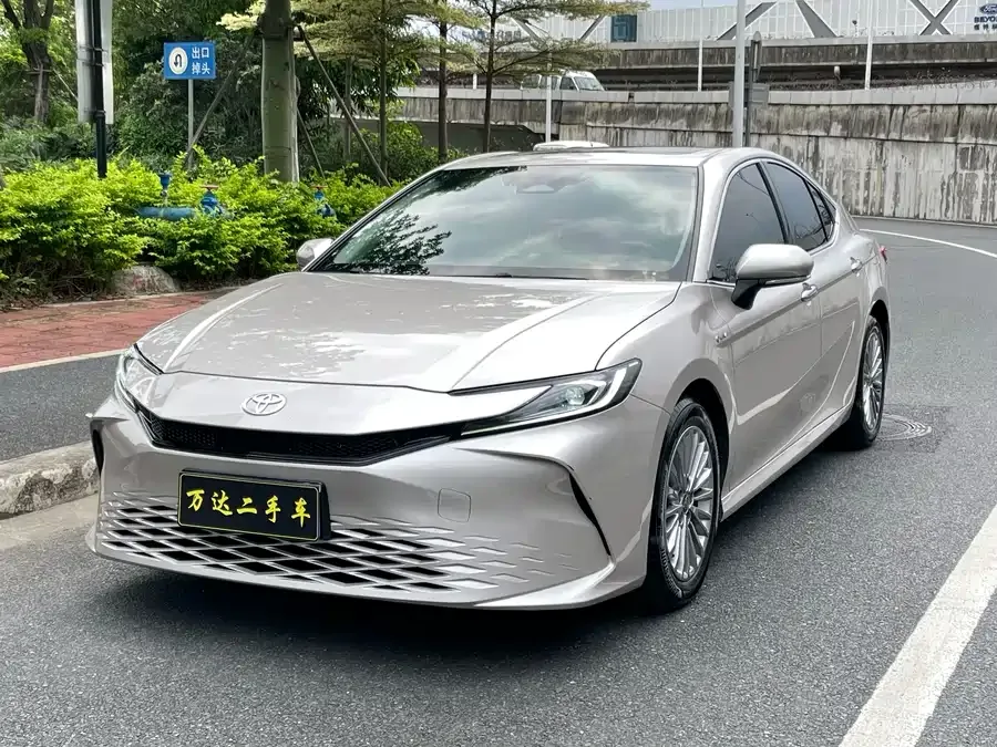 Toyota Camry 2025