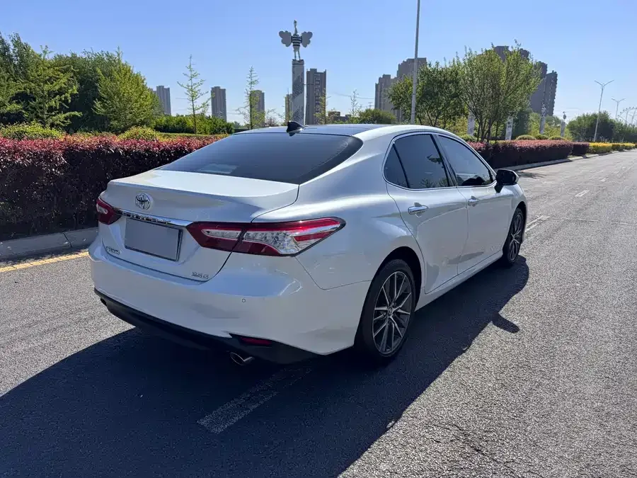 Toyota Camry Camry 2023 2.5G Deluxe Edition 2023 — миниатюра 2