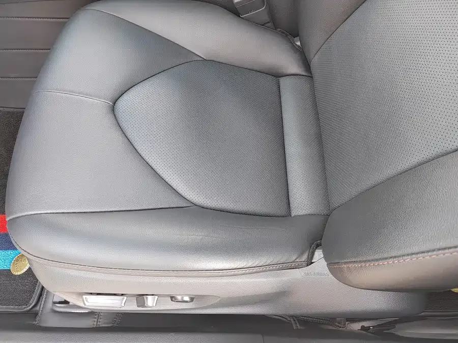 Toyota Camry Camry 2023 2.5G Deluxe Edition 2023 — миниатюра 4