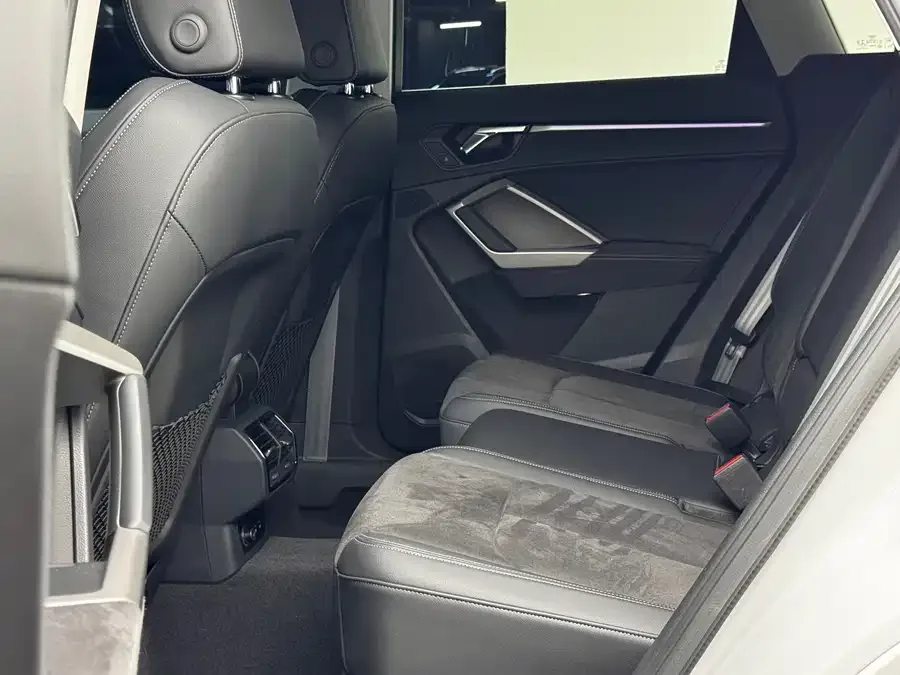 Audi Q3 2022 40 TFSI Fashionable and Dynamic 2022 — миниатюра 5