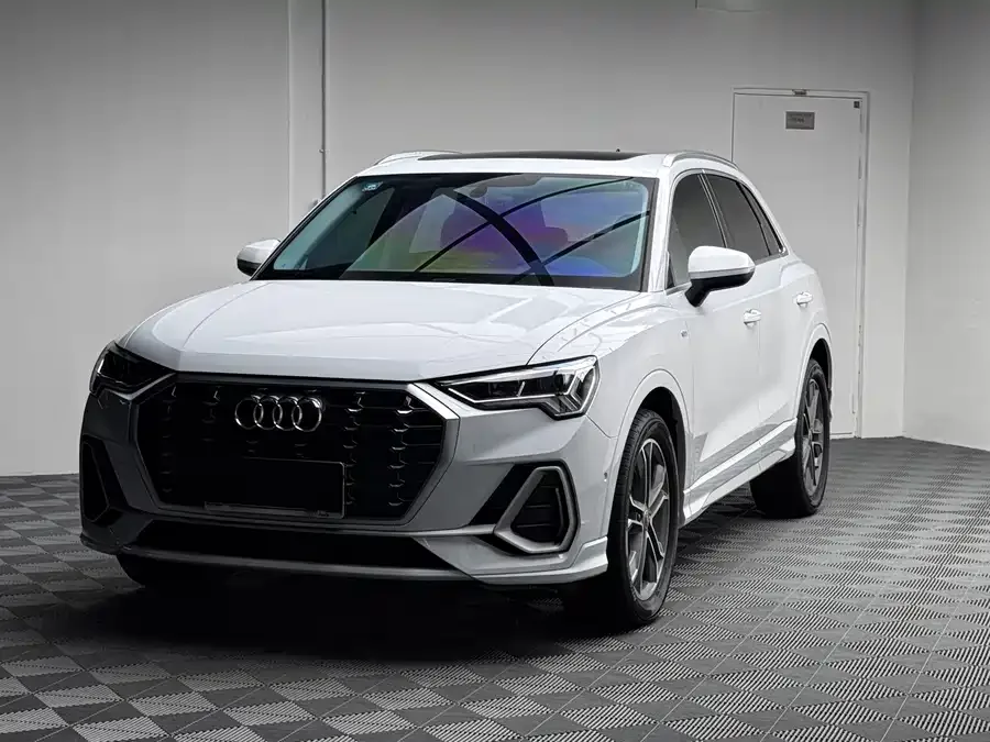 Audi Q3 2022 40 TFSI Fashionable and Dynamic 2022 — фото 1, купить с доставкой в Москву