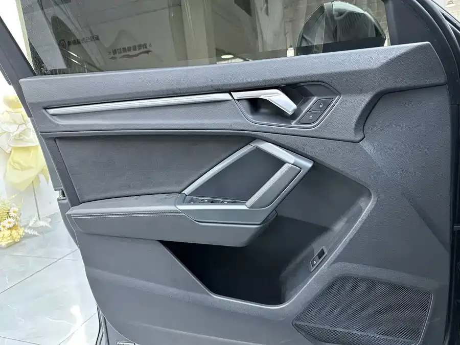 Audi Q3 2024 35 TFSI Fashion Dynamic Edition 2024 — миниатюра 4