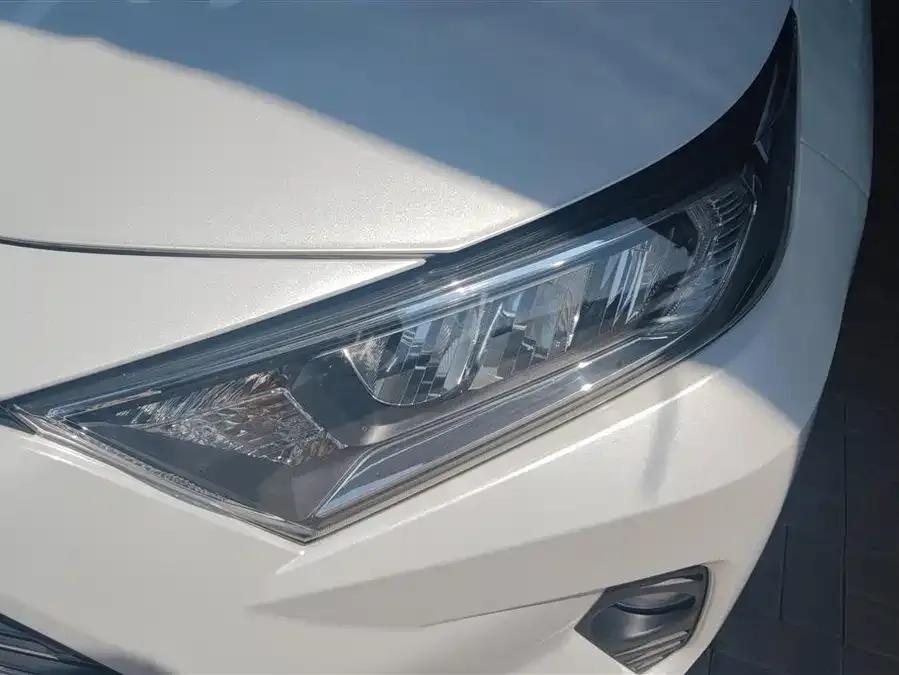 Toyota RAV4 RAV4 Rongfang 2022 2.0L CVT 2WD Fashion PLUS Edition 2022 — миниатюра 2