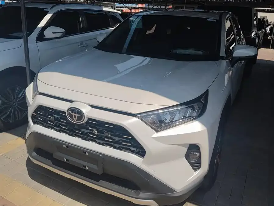 Toyota RAV4 RAV4 Rongfang 2022 2.0L CVT 2WD Fashion PLUS Edition 2022 — фото 1, купить с доставкой в Москву