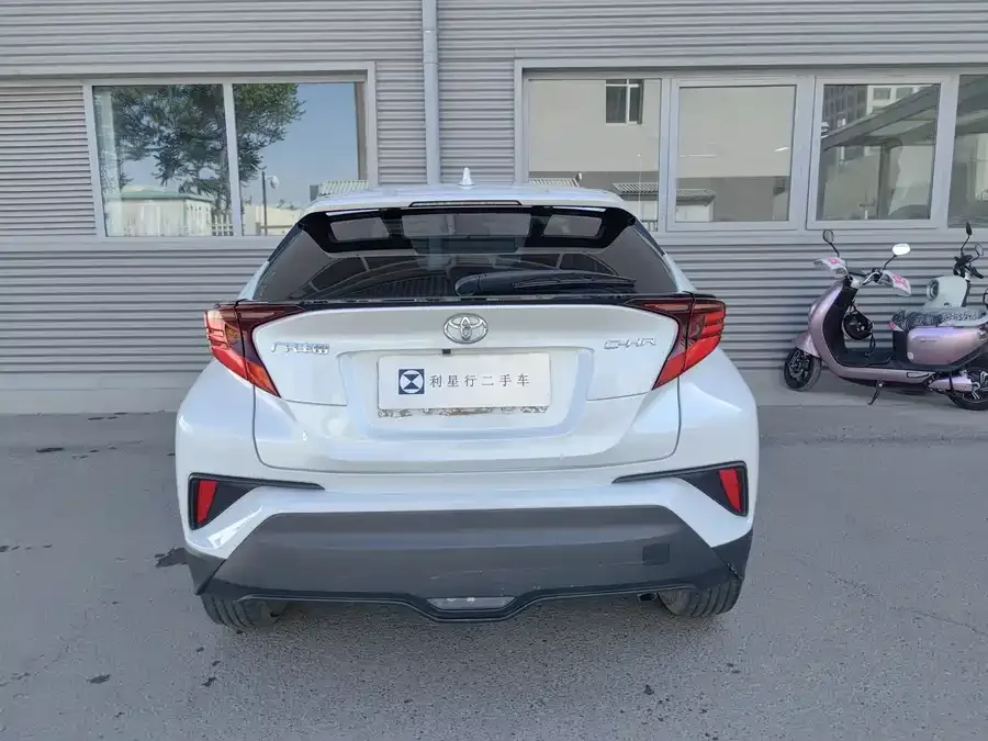 Toyota C-HR 2022 2.0L Leading Edition 2023 — миниатюра 4