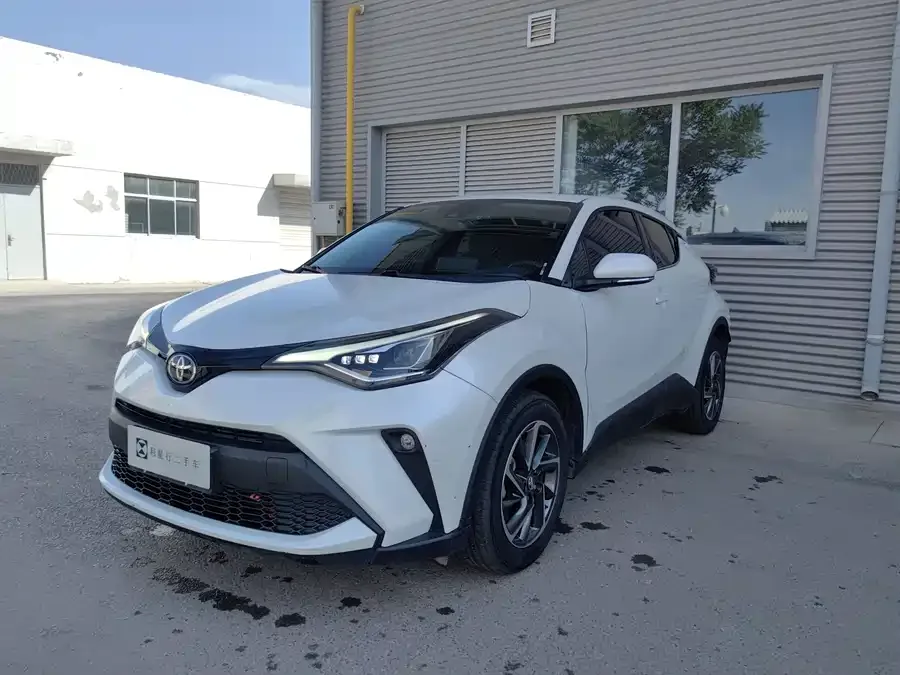 Toyota C-HR 2022 2.0L Leading Edition 2023 — фото 1, купить с доставкой в Москву