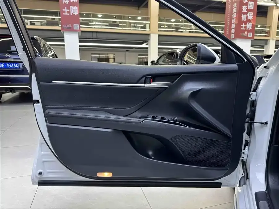Toyota Camry Camry 2023 2.0G Deluxe Edition 2023 — миниатюра 4